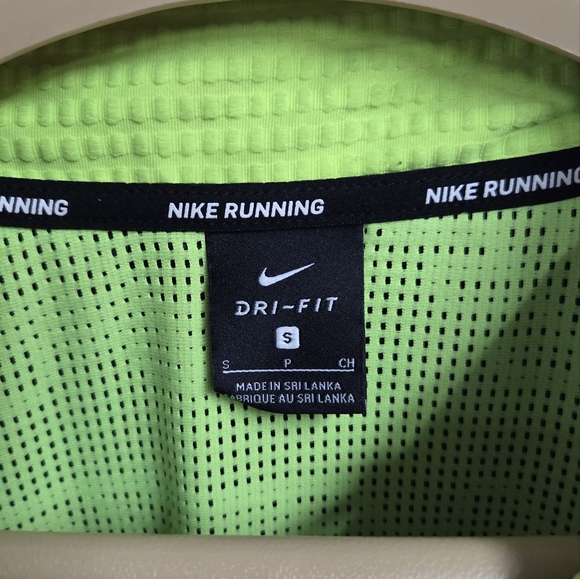 Nike Sweater Mens Small Black Running Dri Fit Element 1/4 Zip Pullover Active - Picture 1 of 7